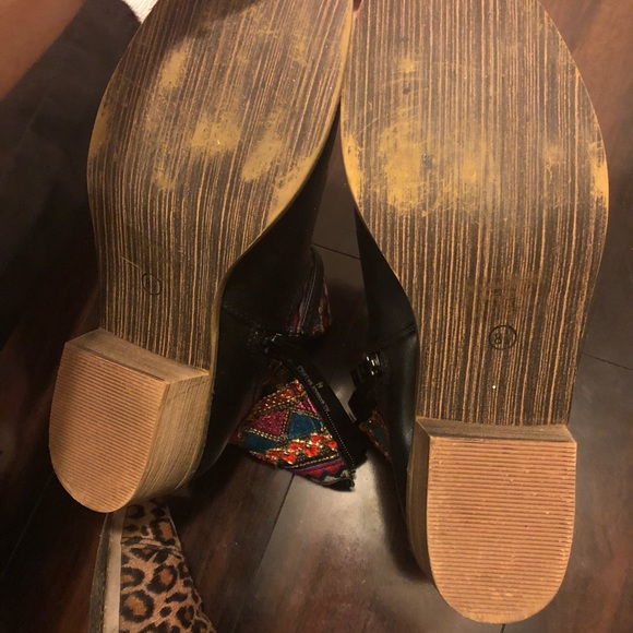 Boots - Picture 3 of 3